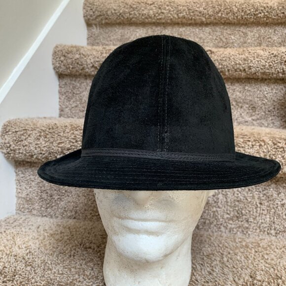 Gucci Men's Black Leather Suede Hat.